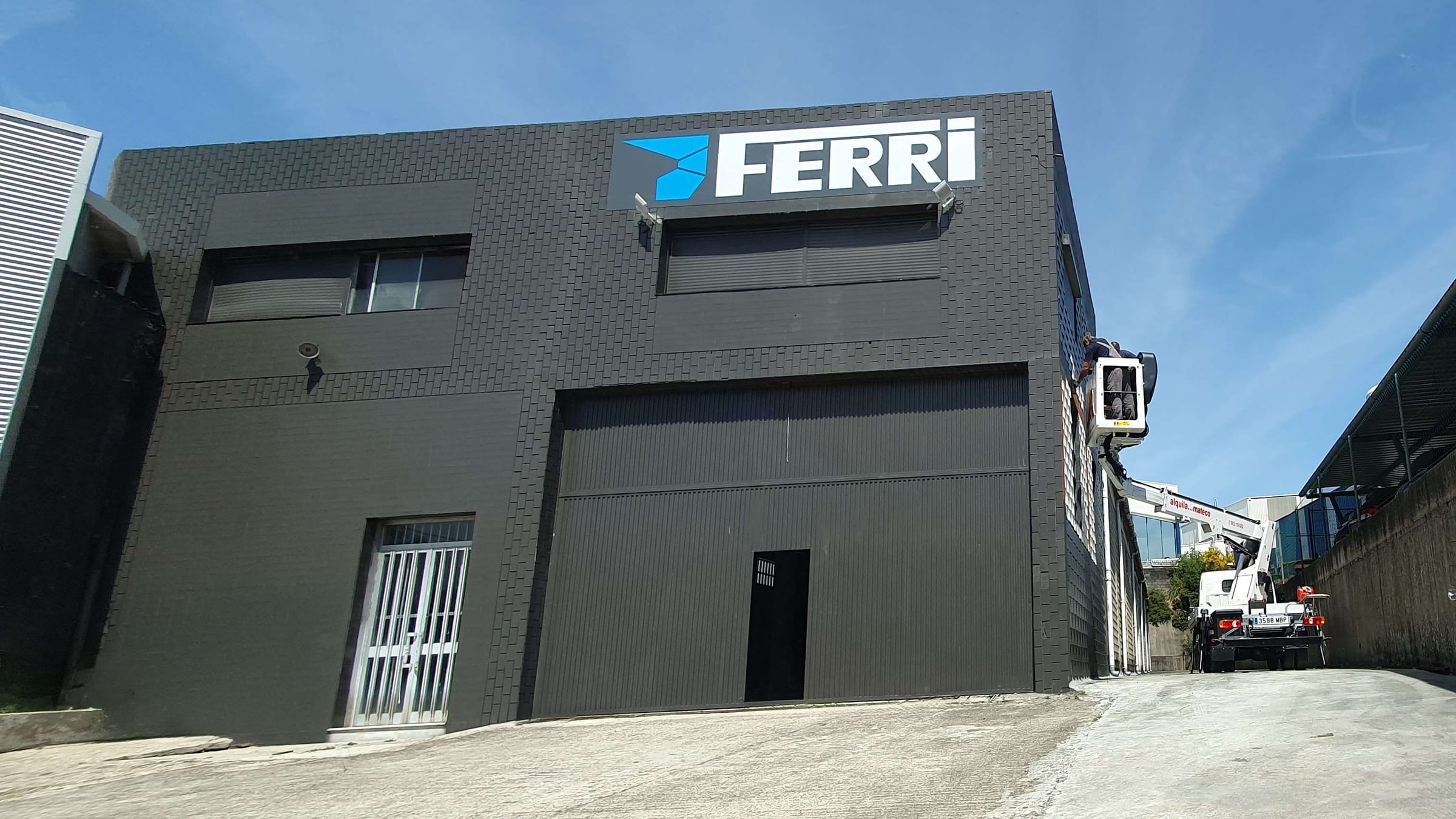 Instalaciones FERRI Systems — taller de fabricación y pruebas